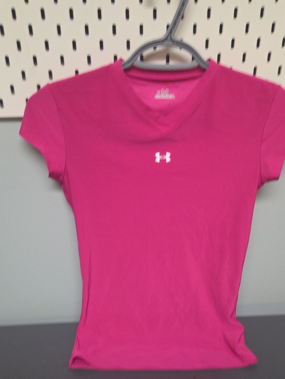 Under Armour Women's Pink Short Sleeve V-Neck Performance Top